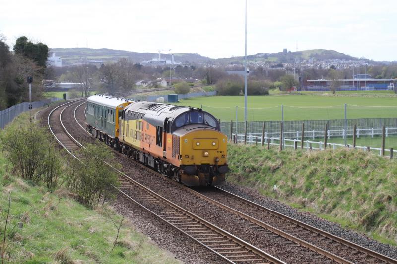 5Z13: 37421 + Caroline on 5Z13 14.40 Slateford Depot to York Holgate Sidings passing Peffermill Playing Fields on 01/04/2021 Better weather than 31/03/2021 Photo of 5Z13