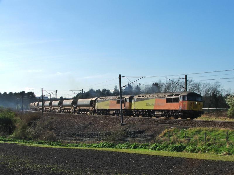 56090 & 56113: 56090 leads 56113 plus 15 autos and 5 mras Photo of 56090 & 56113