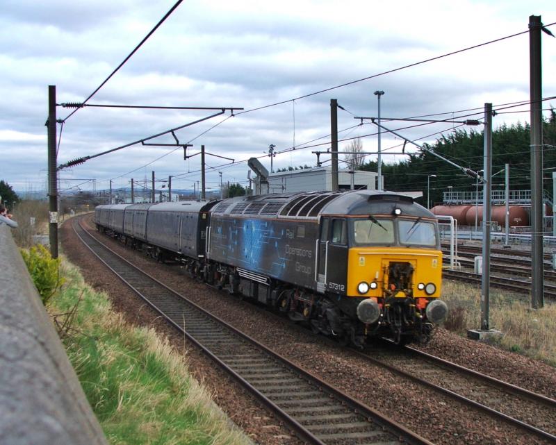 57312: 57312 with a move to Dundee to collect the mk3’s Photo of 57312