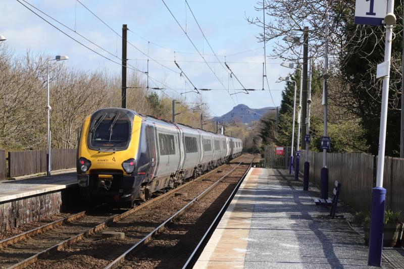 9S44: 221116 on the rear with 221101 on 9S44 09.55 Preston to Edinburgh at Kingsknowe on 05/04/2021 Photo of 9S44