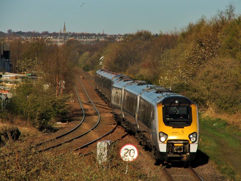 221101: 221101 & 221115 on 5M52 Photo of 221101