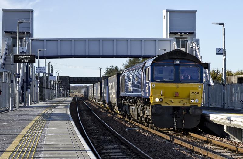 66302 KINTORE TESCO LINER 15.4.21.jpg: APPROX 4 MINS EARLY AT KINTORE---NO FURTHER HML DIVERSIONS --FOR NOW.
Photo of 66302 KINTORE TESCO LINER 15.4.21.jpg