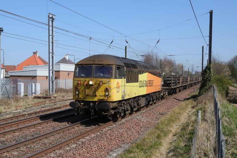 6S31: 56087 on 6S31 04.16 Doncaster Up Decoy to Millerhill approaching Prestonpans 0n 16/04/2021 Photo of 6S31
