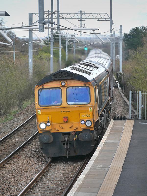 Fauldhouse Scotsman: 66722 passes Fauldhouse with a Royal Scotsman test run on 30 April 2021 Photo of Fauldhouse Scotsman