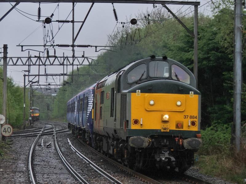 37884: 37884 with 5Q06 Kilmarnock-Yoker Photo of 37884