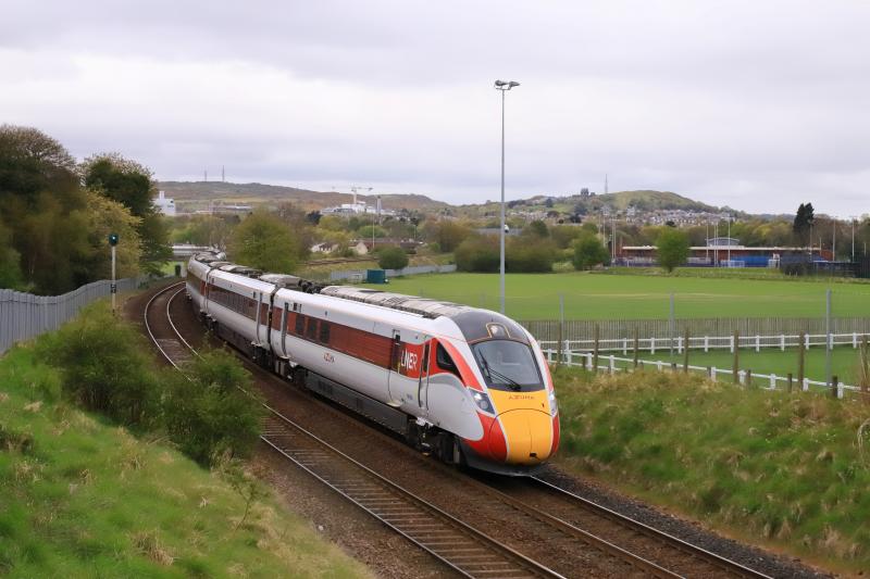 Azuma on the Sub: 800206 on 5Z80 05.04 Neville Hill to Edinburgh via Newcastle, Carlisle and the Sub passing Peffermill Playing Fields on 06/05/2021 Photo of Azuma on the Sub