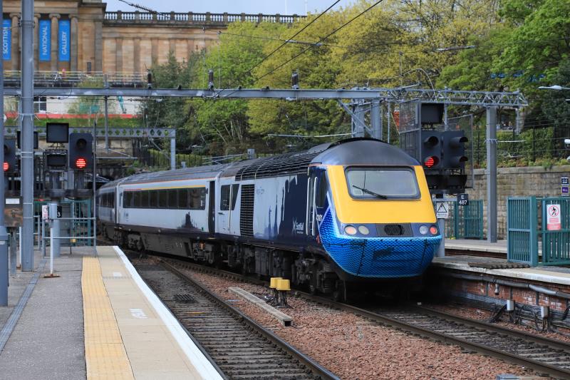 1H13: 43141 + 43181 on 1H13 13.33 Edinburgh to Inverness leaving Plat 17 Edinburgh Waverley on 07/05/2021 Photo of 1H13