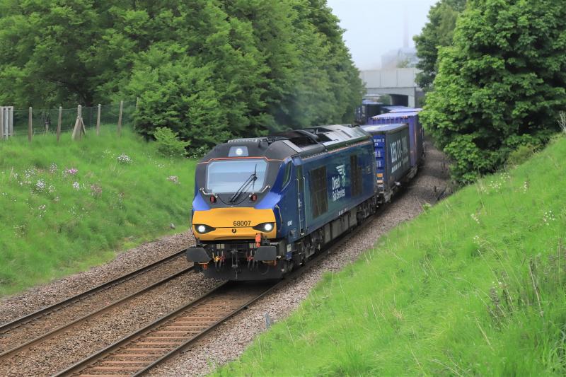 4S43: 68007 on 4S43 01.50 Daventry to Mossend Euroterminal pssing Peffermill Playing Fields on 31/05/2021 Photo of 4S43