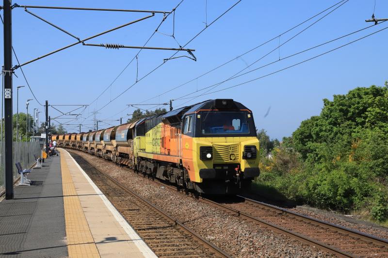 70807 on 6K09: 70807 on 6K09 11.15 Midcalder Jct to Millerhill SS at Newcraighall on 31/05/2021. 204 minutes late Photo of 70807 on 6K09