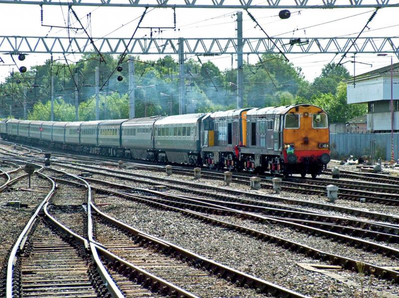 20306 and 20303 at Carlisle: DRS Class 20/3s Nos. 20306 and 20303 arrive at Carlisle with the 'Retro Oldham Looper & Cumbrian Coast' charter from Bristol on 29th August 2008. Photo of 20306 and 20303 at Carlisle
