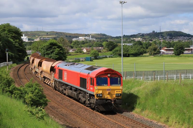 6K??: 66070 topn tailed with 66106 on 5 Autoballasters on 6K?? 10.00 Carstairs South Jct to Millerhill passing Peffermill Playing Fields on 13/06/2021. Identity of Headcode much appreciated Photo of 6K??