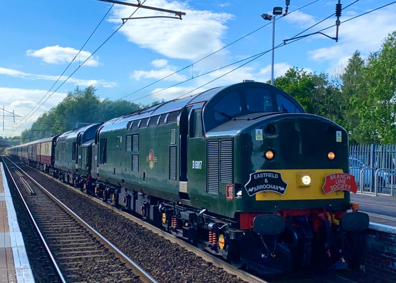 Twilight Tractors: LSL Class 37s, 37521 with 37667 in tow storm through Holytown working 1Z18 Oban - Crewe. (12/06/2021) Photo of Twilight Tractors