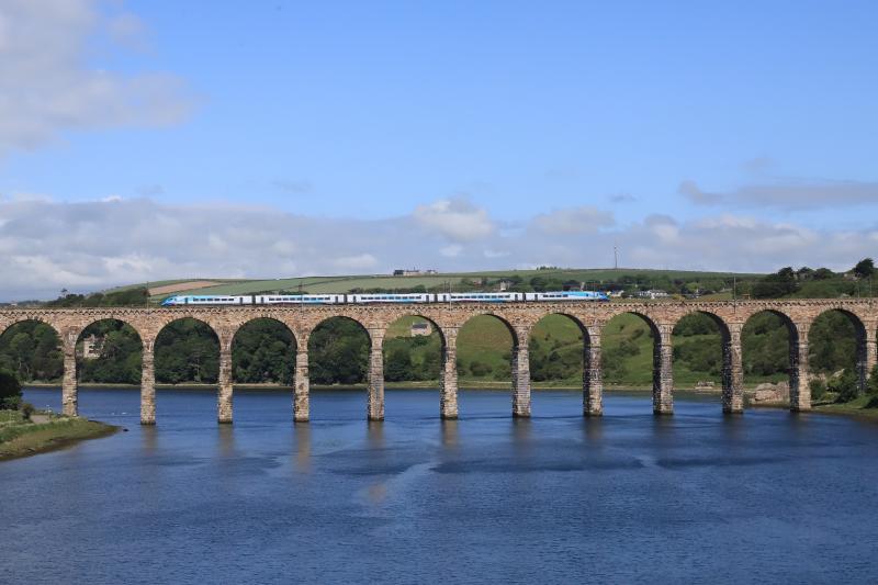 5E00: 802204 on 5E00 10.07 Edinburgh to Newcastle crossing the Royal Border Bridge 0n 18/06/2021 Photo of 5E00