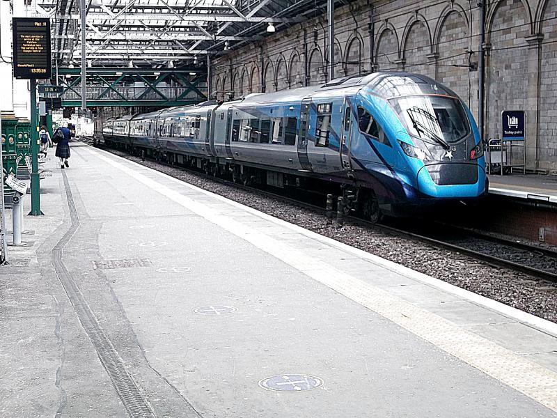 Photo of 397006 at Edinburgh Waverley