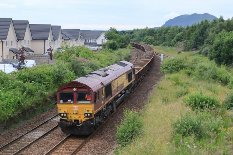 6K14 Photo 1: 66174 on 6K14 09.35 Corkerhill to Millerhill S.S. at Niddrie West Jct on 11/07/2021 Photo of 6K14 Photo 1