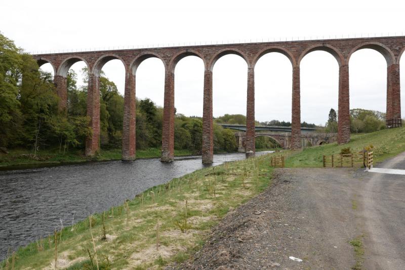 Leaderfoot viaduct: Leaderfoot viaduct over the river Tweed on the Berwickshire railway that ran from Reston via Duns to St Boswells Photo of Leaderfoot viaduct