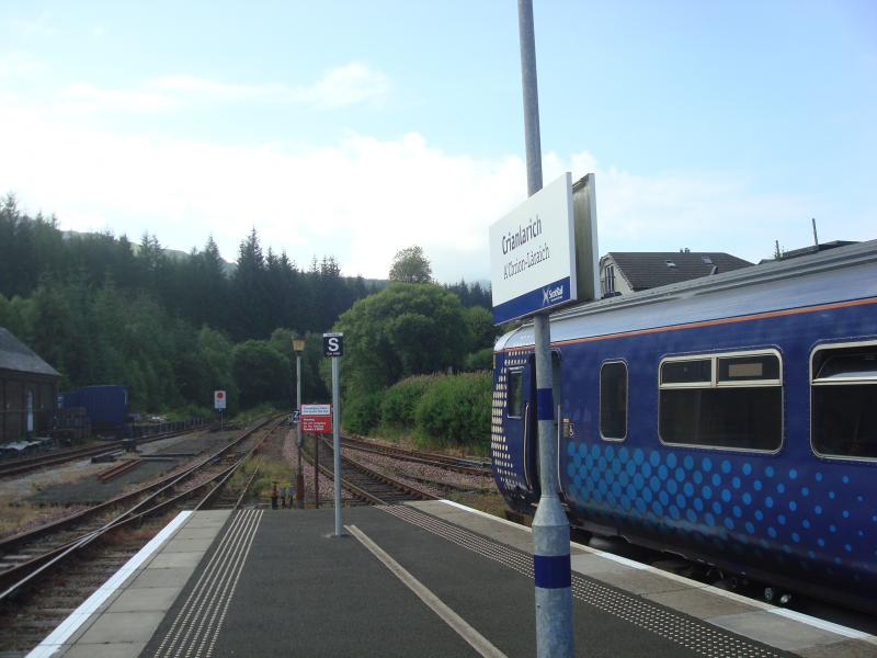 Tail End of 1Y21 @ Crianlarich: This is a 3x156 formation and just neatly fits the northbound platform at Crianlarich having stopped at the designated ScotRail Stop Board. Photo of Tail End of 1Y21 @ Crianlarich