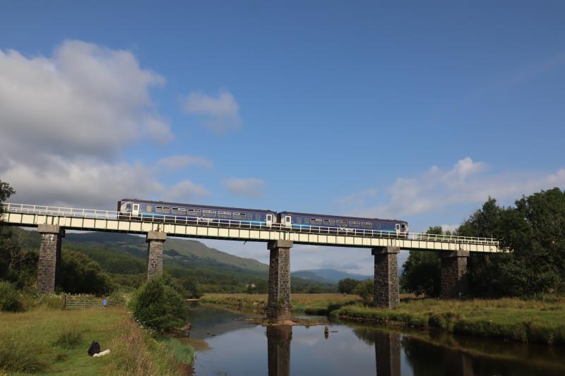 156499 Crossing River Fillan @ Crianlarich: On 1Y42 ex Mallaig this morning on approach to Crianlarich Station. Photo of 156499 Crossing River Fillan @ Crianlarich