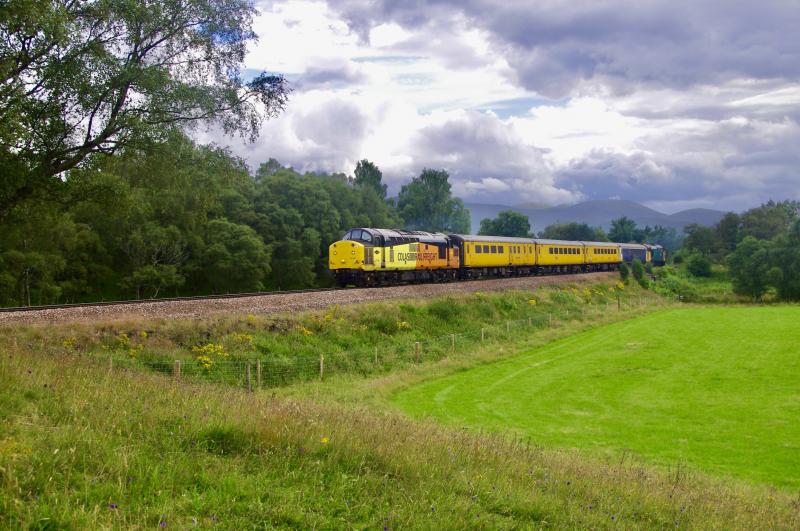 37116 37610: 1Q77 Mossend Inverness, 37116 & 37610 northbound through Aviemore. 7Aug21. Photo of 37116 37610