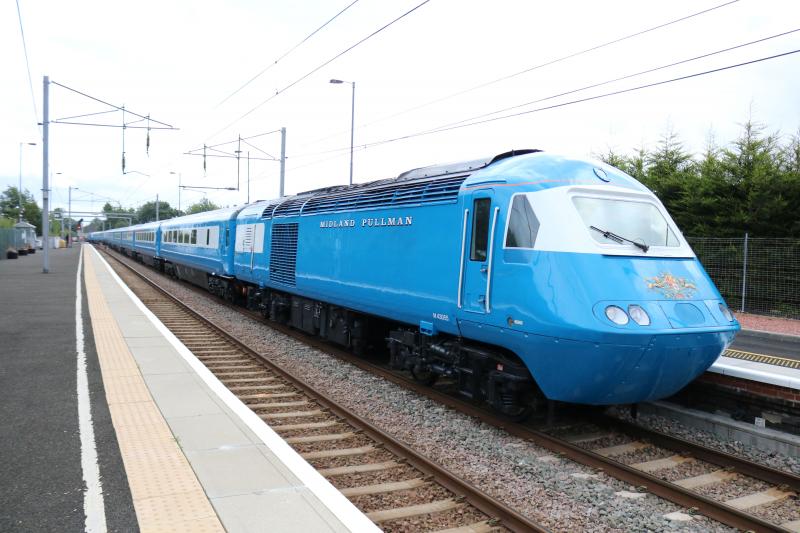 5Z42 Jorvik Pullman ECS: 43055 Leading 43046 Geoff Drury through Coatbridge Central with the Jorvik Pullman ECS, 13-08-2021. Photo of 5Z42 Jorvik Pullman ECS