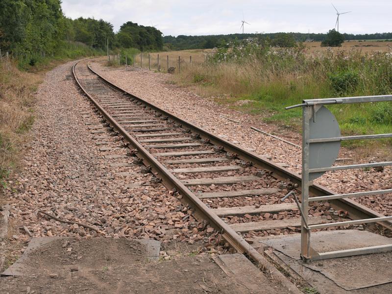Earlseat: Looking to the former Earlseat Loading Pad from Double Dykes level crossing on 31 August 2021. It would appear at least a mile of the Methil branch remains in place. Photo of Earlseat