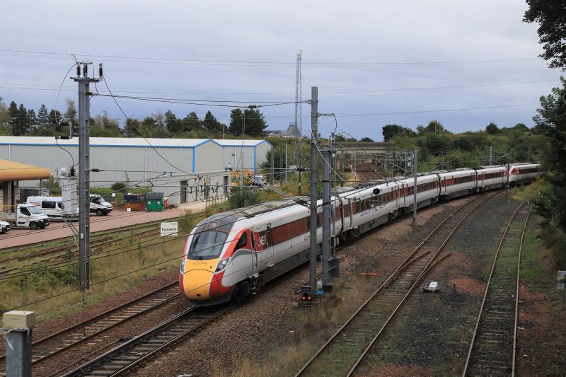 Double Diversion for 1S08: 800203 + 800201 on 1S08 08.48 Kings Cross to Edinburgh at Portobello Jct on 19/09/2021 Photo of Double Diversion for 1S08