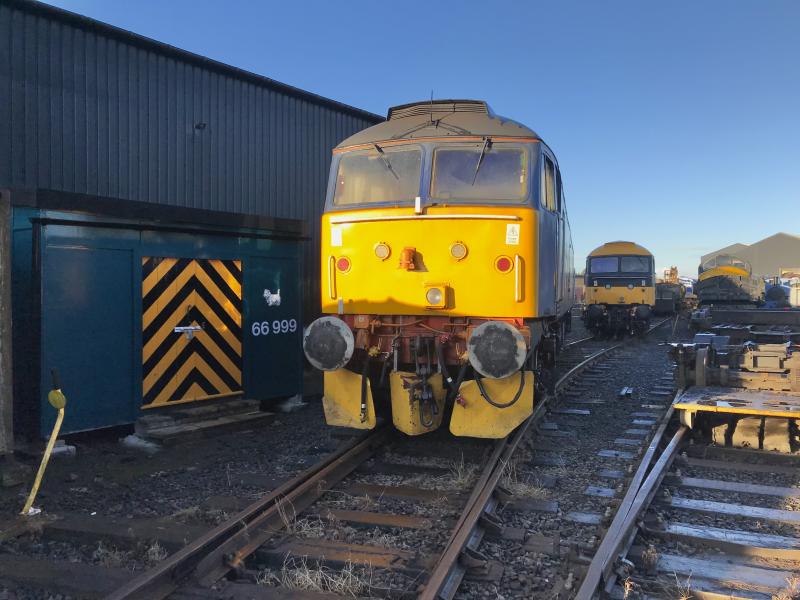 Photo of 47813 and 47643 Bo'ness