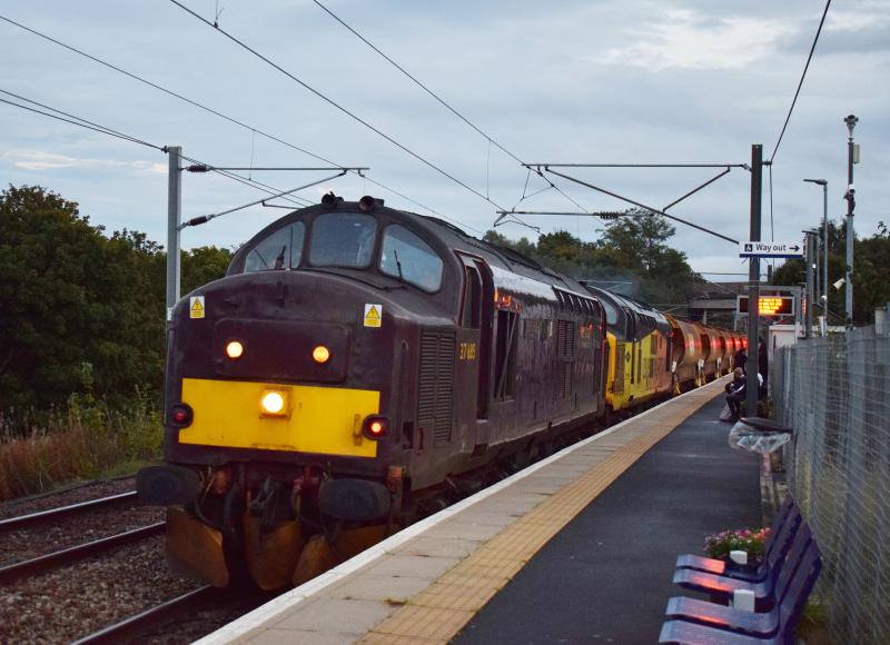 37685 & 37175: Photo of 37685 & 37175