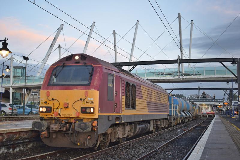 67016 & 67012: Photo of 67016 & 67012