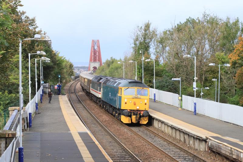 1Z36: 47614 + 47828 on 1Z36 09.20 Inverness to Leicester passing through Dalmeny Station on 11/10/2021 Photo of 1Z36