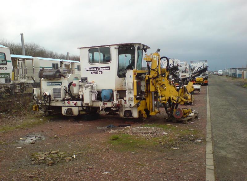 GWS-75 mini-tamper off track at Rutherglen OTP Depot: Plasser & Theurer GWS-75 mini-tamper (No.2866) sitting off track at Rutherglen OTP Depot (12.12.07) Photo of GWS-75 mini-tamper off track at Rutherglen OTP Depot
