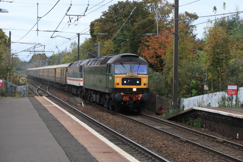 1Z61: D1935 (47805) + 47828 on 1Z61 05.23 Leicester to Edinburgh passing through Slateford Station on 23/10/2021 Photo of 1Z61