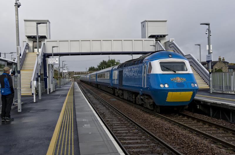 BLUE PILLMAN KINTORE (1).jpg: A MERE 87 MINS LATE AT KINTORE HEADING FOR ST PANCRAS ON 1.11.21 Photo of BLUE PILLMAN KINTORE (1).jpg