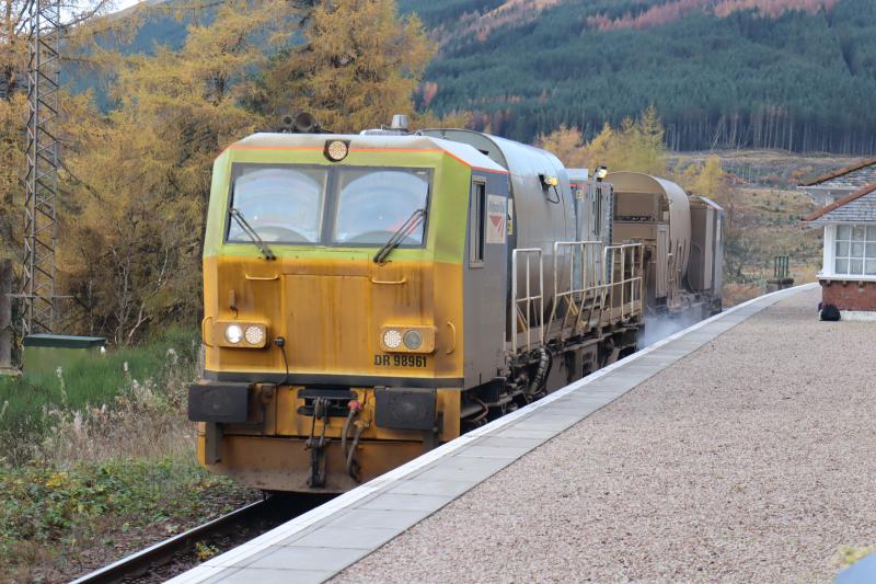 Photo of Network Rail RHTT DR98961/DR98911 