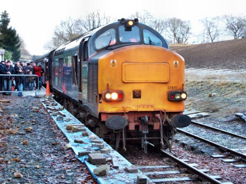 37611: about to depart birkhill for light engine move to carlisle Photo of 37611
