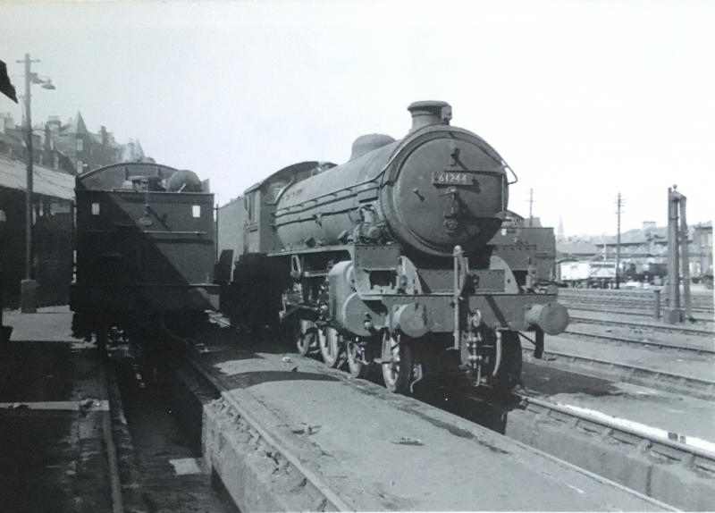Scottish B1s - 2: 61244 STRANG STEEL (NBL 26145/1947) at St Margarets
waiting its next turn 08.08.1965; it was withdrawn two
months later. Originally a Haymarket (64B) engine. Photo of Scottish B1s - 2