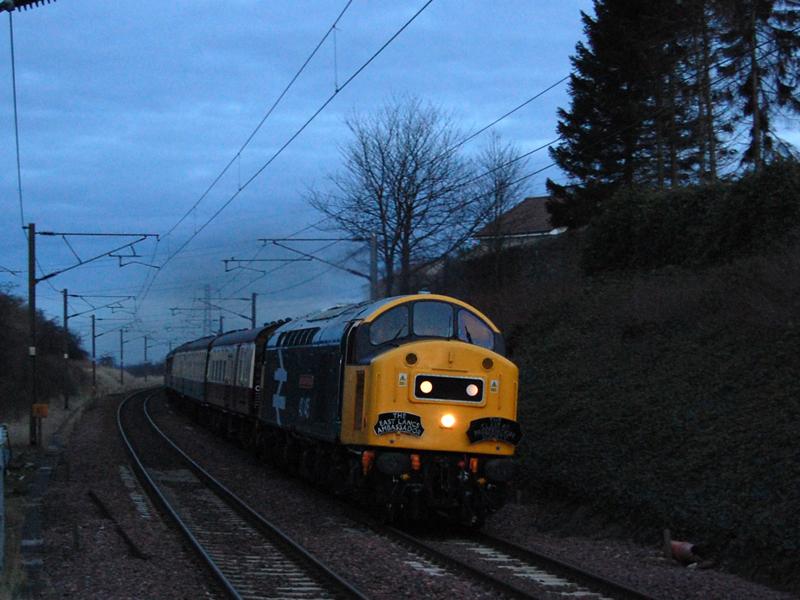 40145 on 1Z56 1542 Edinburgh Waverley - Rawtenstall: 40145 on 1Z56 1542 Edinburgh Waverley - Rawtenstall passes a very darkning Kirknewton on Saturday 03/01/2009 at 1600 Photo of 40145 on 1Z56 1542 Edinburgh Waverley - Rawtenstall