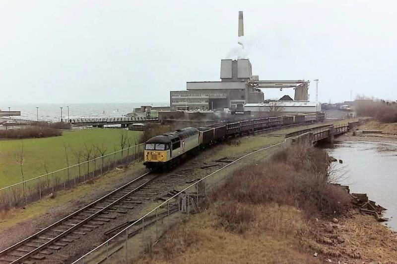 56124 Methil Power Station : 56124 is ready to depart with an empty coal slurry train to Westfield Opencast mine on 19th March 1996. Photo of 56124 Methil Power Station
