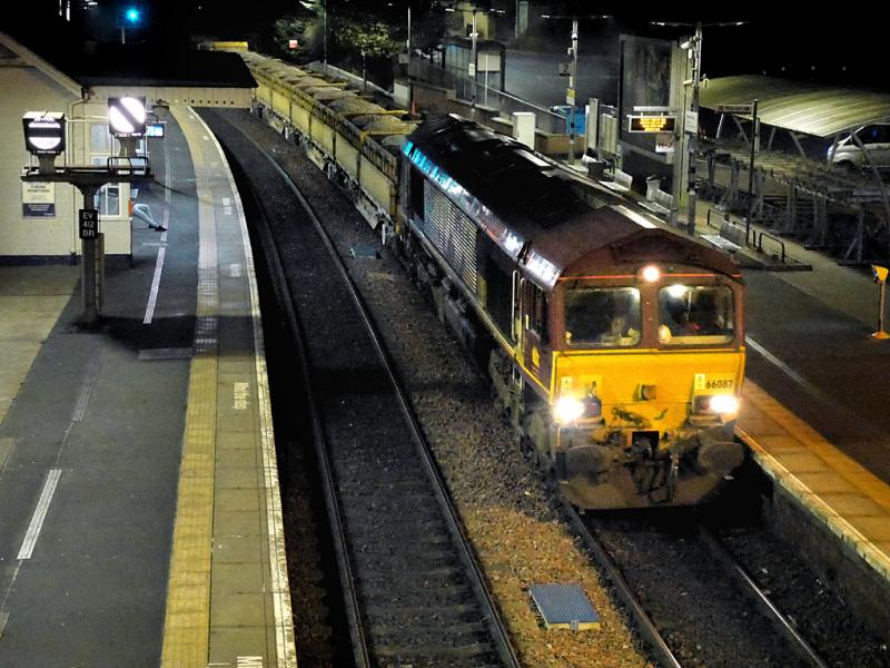 Levenmouth ballast 1: 66087 leads a Millerhill - Thornton South Junction ballast train through Inverkeithing on 27 January 2022 bound for the Levenmouth branch. Photo of Levenmouth ballast 1