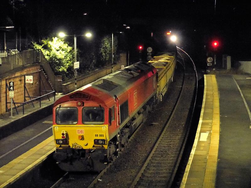 Levenmouth ballast 2: 66065 brings up the rear of a Millerhill - Thornton South Junction ballast train at Inverkeithing on 27 January 2022, bound for the Levenmouth branch. Photo of Levenmouth ballast 2
