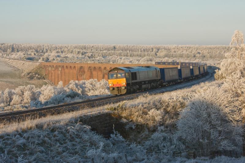 Nippy at Culloden Moor: 66415 crosses over Culloden Moor viaduct working 4N47 Inverness - Grangemouth Intermodal. Photo of Nippy at Culloden Moor