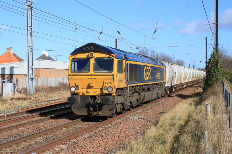 6S45: 66739 on 6S45 09.08 North Blyth Alcan to Fort William Alcan approaching Prestonpans Station on 05/03/2022 Photo of 6S45