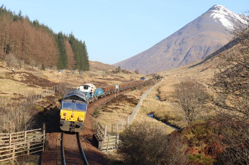 Photo of 639X Climbs up from Tyndrum