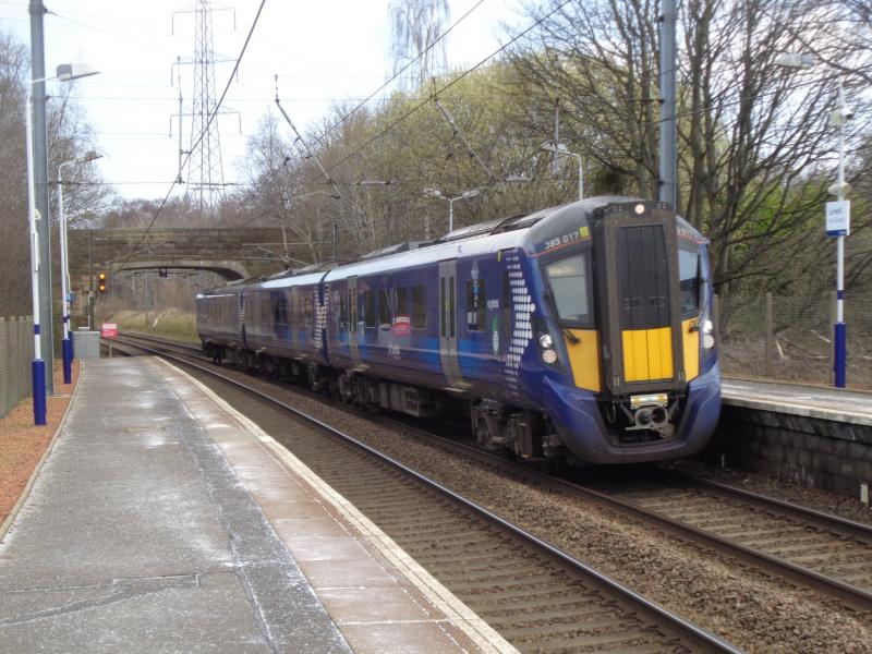 385017 : Arriving Curriehill Photo of 385017
