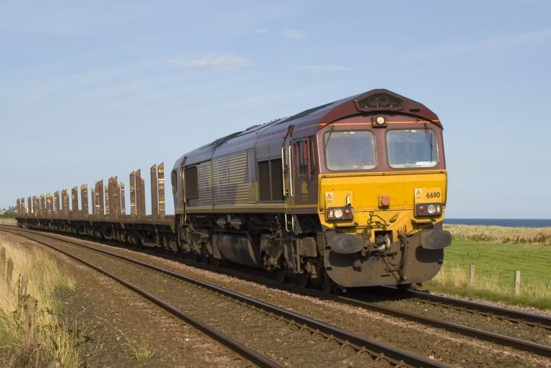 66110 passing Easthaven: 66110 passes Easthaven with the 6D83 Laurencekirk - Mossend 2 September 2008 Photo of 66110 passing Easthaven