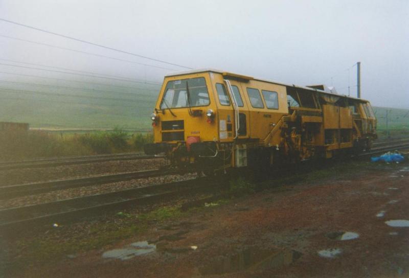 07-32 Tamper stabled at Abington: 07-32 Tamper No.73427 stabled at Abington (Aug 95) Photo of 07-32 Tamper stabled at Abington