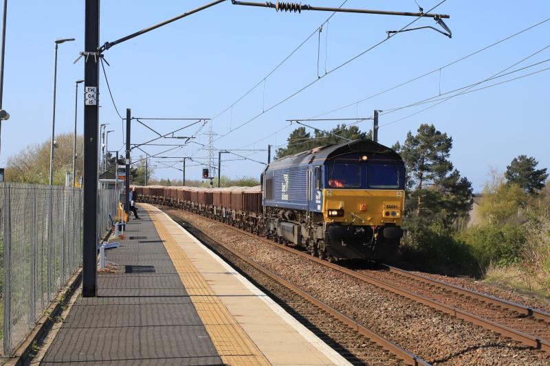 6S50: 66091 on 6S50 12.11 Carlisle N.Y. to Millerhill passing Newcraighall on 22/04/2022. Drs livery Photo of 6S50