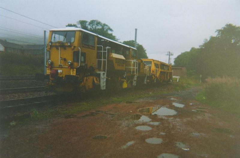 USP 5000-C Regulator stabled at Abington: Unidentified USP5000-C Regulator stabled at Abington with Tamper 73236 at the buffers. (Aug 95) Photo of USP 5000-C Regulator stabled at Abington