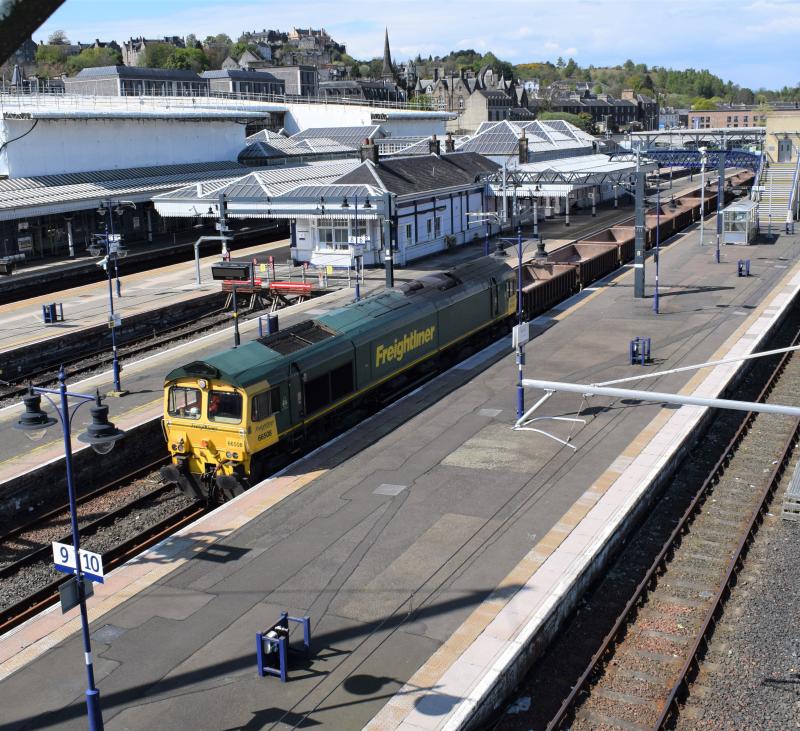 66508 at Stirling 29.4.22: 66508 on Thornton TC-Millerhil SS passes through platform 9 at Stirling on 29.4.22 running some 13 mins early. Photo of 66508 at Stirling 29.4.22