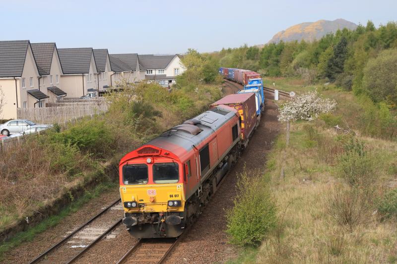 4E96: 66017 on 4E96 08.24 Mossend Euroterminal to Tees Dock BSC Export Berth at Niddrie West Jct on 29/04/2022 Photo of 4E96
